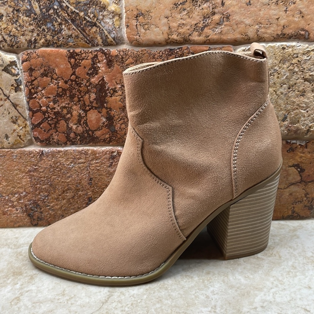 Express Boots Taupe Size 9 Faux Suede Ankle Women’s Block Heel Western Booties - Picture 7 of 16